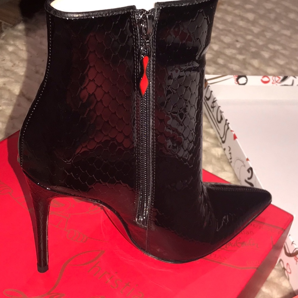 LV RED Bottoms BRAND NEW SIZE 38 original price 1,200 my asking price is 950